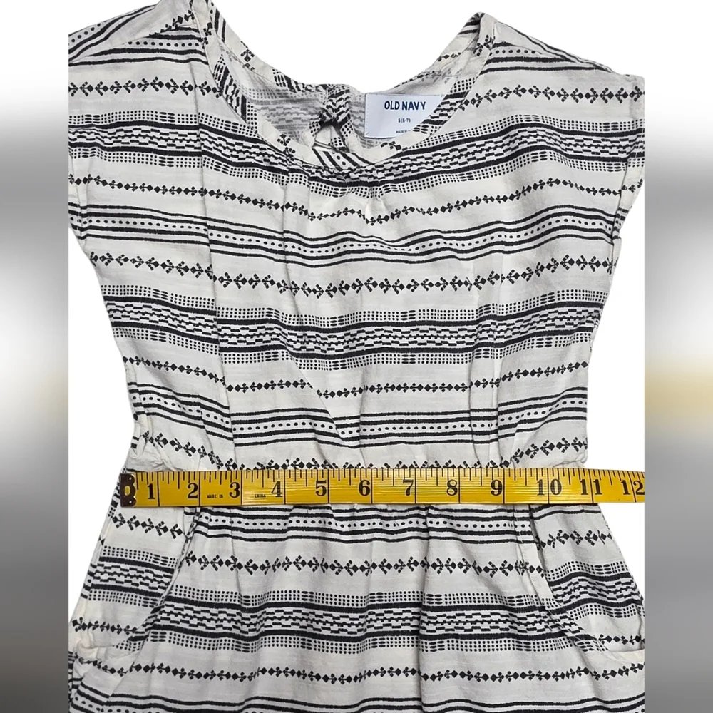 Stylish Black and White Kids Dress Size 6 - 7 / Small